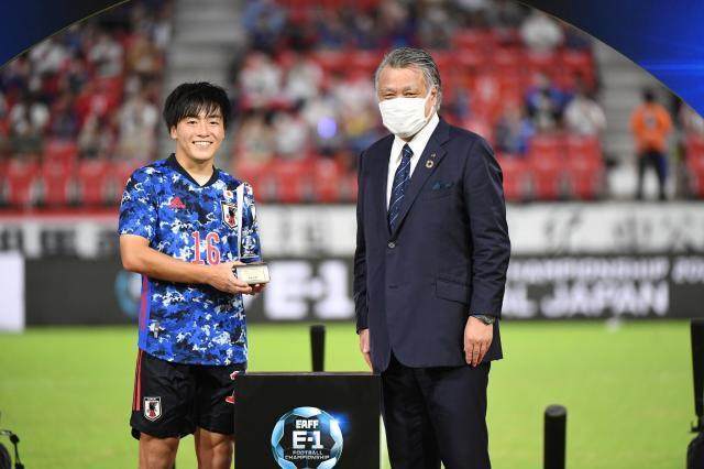 NBA直播-东亚杯MVP的减肥范例:看看如何从白斩鸡练出腹肌